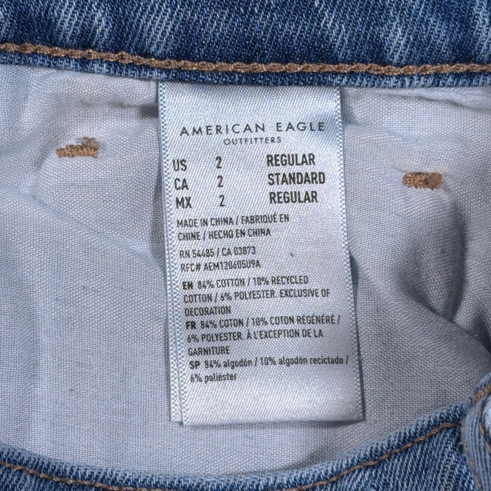 American Eagle Mom Jeans Women 2 Blue Distressed High Rise Light Wash Denim Boho - Picture 5 of 10